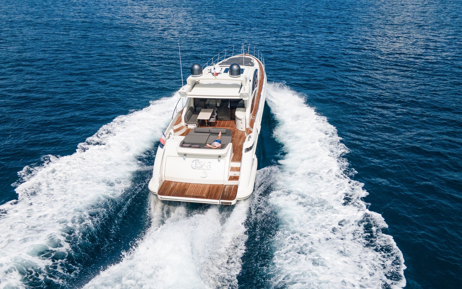 Location yachts AZIMUT 68S