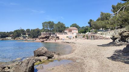 Quel yacht louer depuis la plage d'Aiguebonne ?