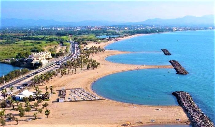 Réussir sa location de bateau depuis la Plage des Esclamandes