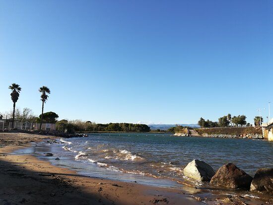 Réussir sa location de yacht depuis la Plage de la Galiote