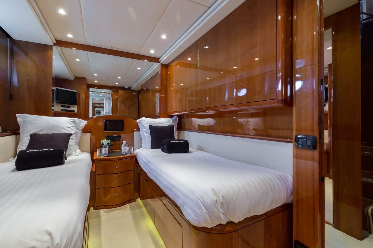 Location yachts AZIMUT 100